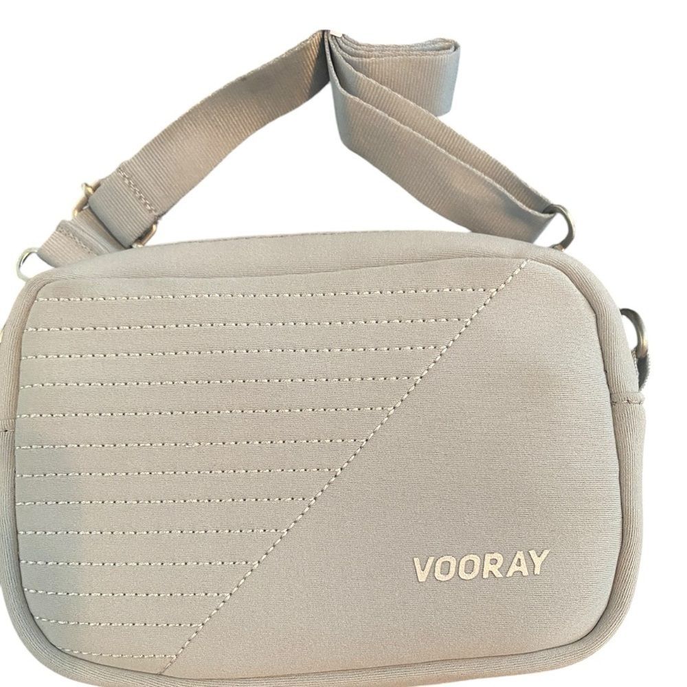 Vooray sidekick crossbody bag NWOT in a gray